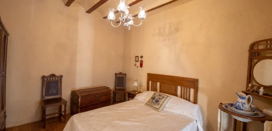 Casa independiente con patio en Capillas.