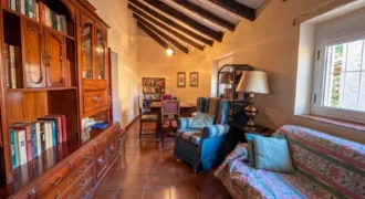 Casa independiente con patio en Capillas.