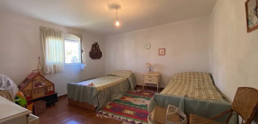 Casa independiente con patio en Capillas.