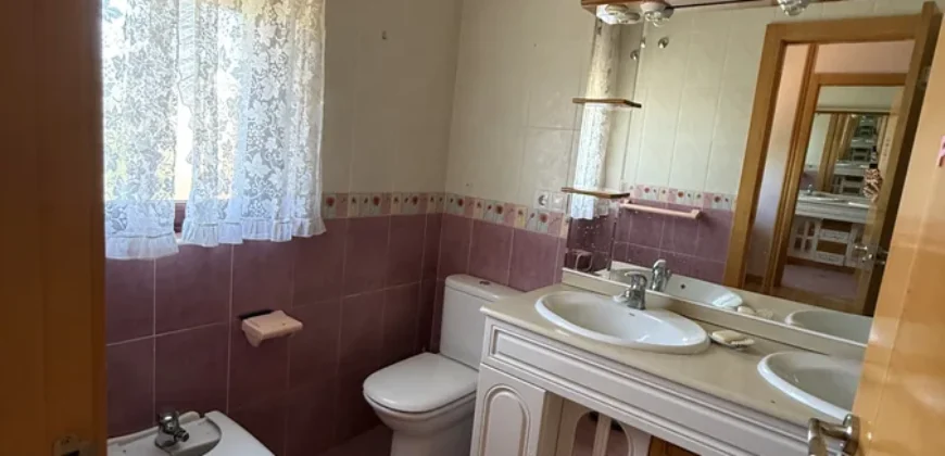 Casa en venta en Frechilla con piscina, jardín y garaje