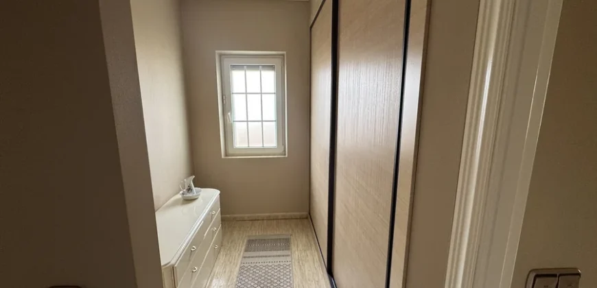 Chalet en venta en Baltanás con patio, merendero y garaje