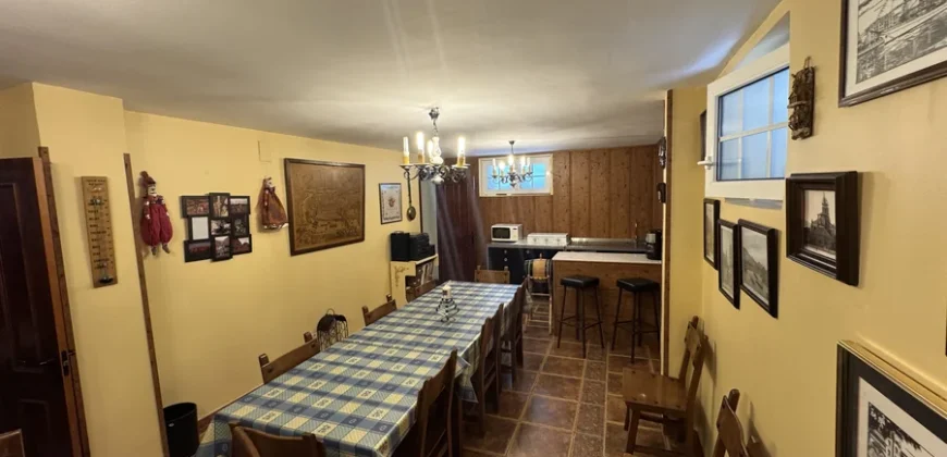 Chalet en venta en Baltanás con patio, merendero y garaje