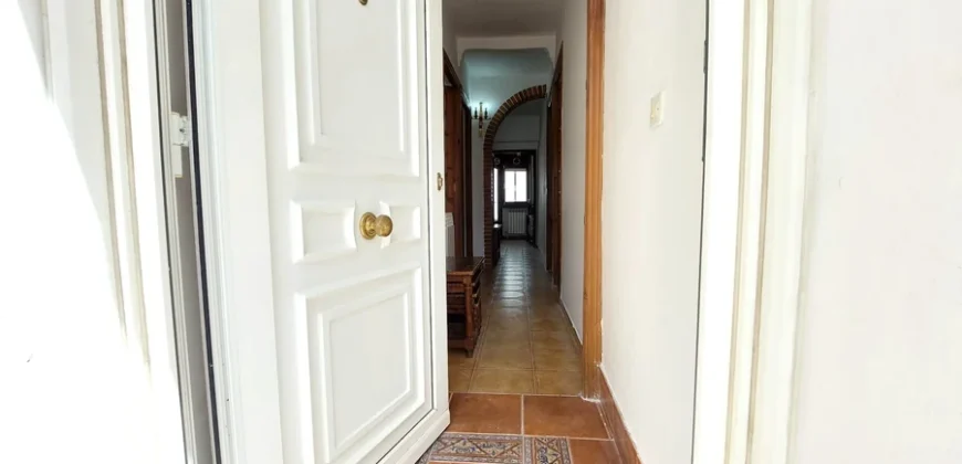 Casa rustica de tres habitaciones con patio