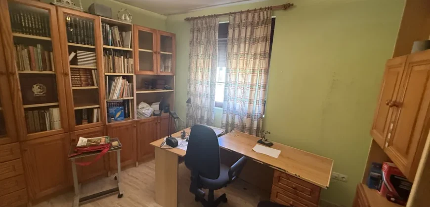 Casa en venta en Frechilla con piscina, jardín y garaje
