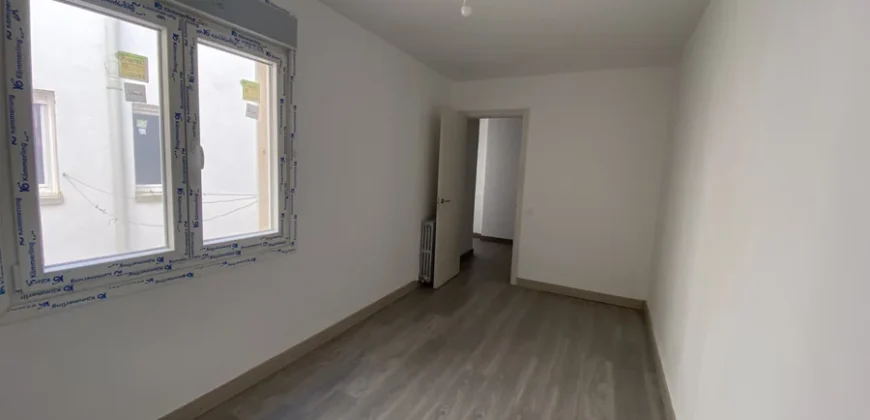 Piso céntrico de tres habitaciones con ascensor
