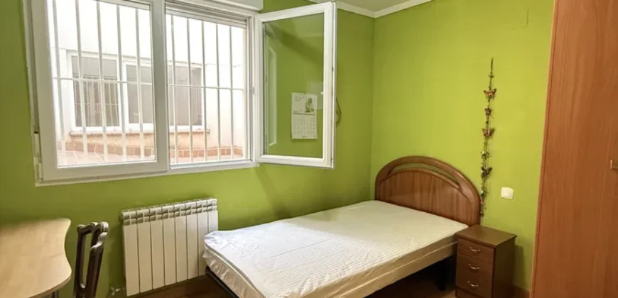 Piso de tres habitaciones dos baños con garaje y trastero
