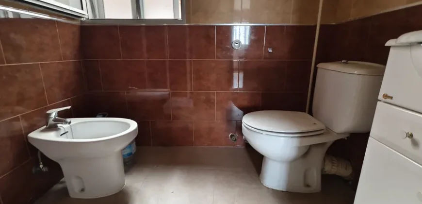 Piso de cuatro habitaciones con terraza