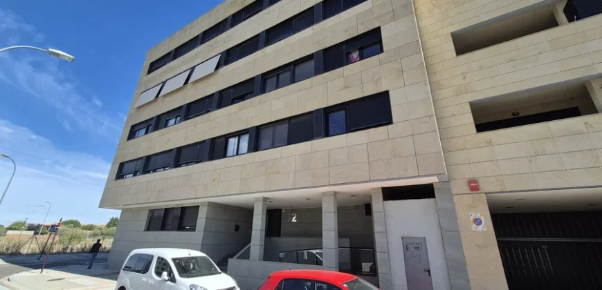 Piso de cuatro habitaciones dos baños con garaje y trastero