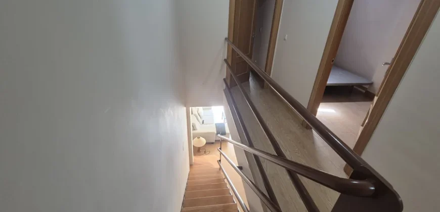 Dúplex de tres habitaciones con garaje y trastero