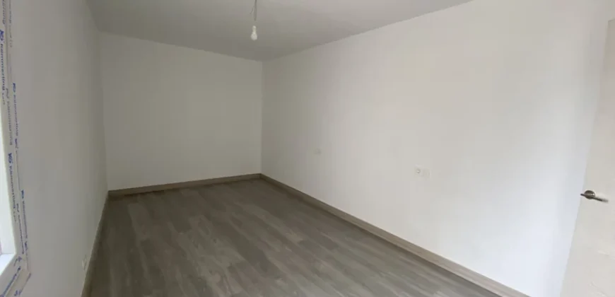 Piso céntrico de tres habitaciones con ascensor