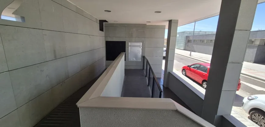 Piso de cuatro habitaciones dos baños con garaje y trastero