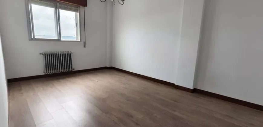 Piso de cuatro habitaciones con terraza