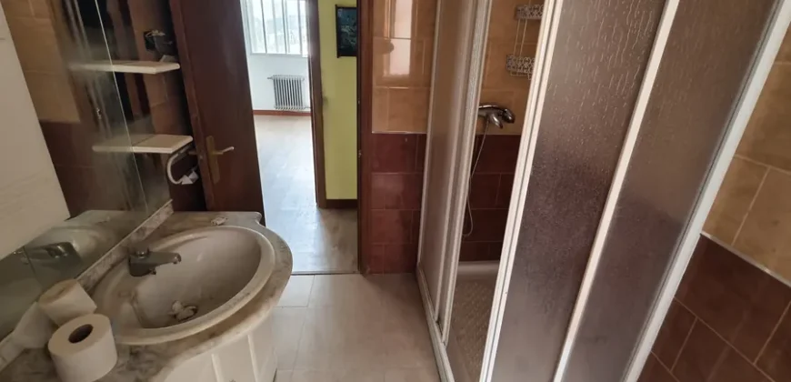 Piso de cuatro habitaciones con terraza