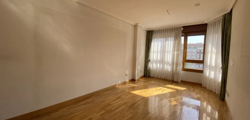 Piso en el centro de Palencia con 3 dormitorios y 2 baños