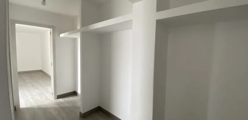 Piso céntrico de tres habitaciones con ascensor
