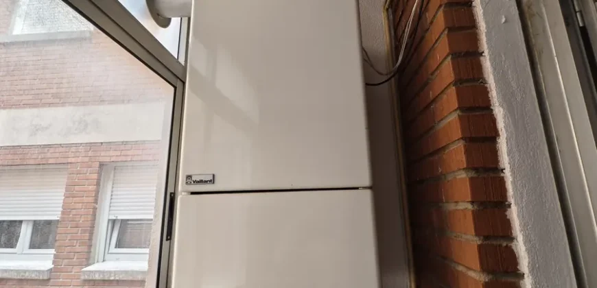 Piso de cuatro habitaciones con terraza