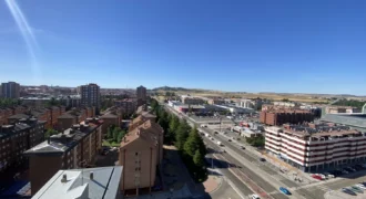 Piso de tres habitaciones con garaje