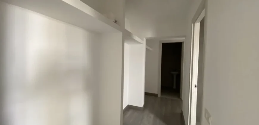 Piso céntrico de tres habitaciones con ascensor