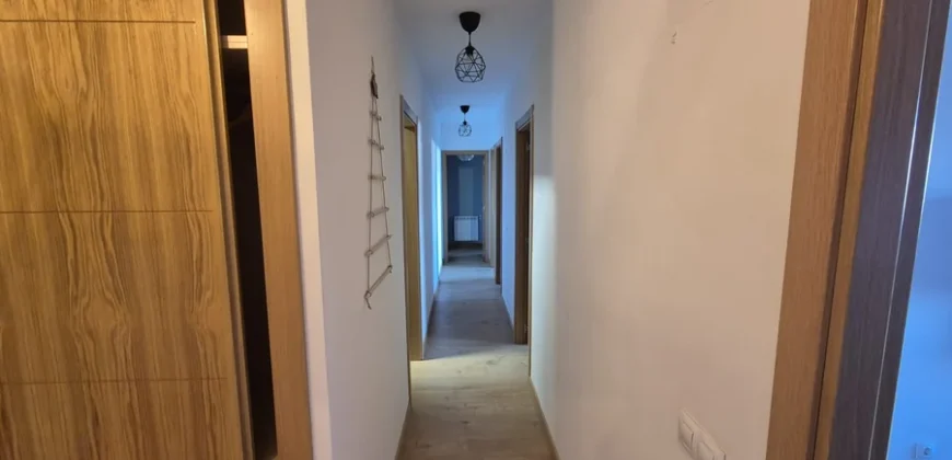 Piso de cuatro habitaciones dos baños con garaje y trastero