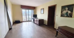 Piso de cuatro habitaciones con terraza Piso de cuatro habitaciones con terraza