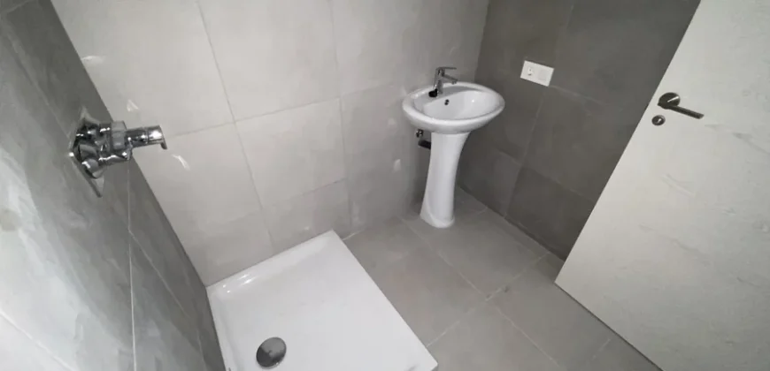 Piso céntrico de tres habitaciones con ascensor