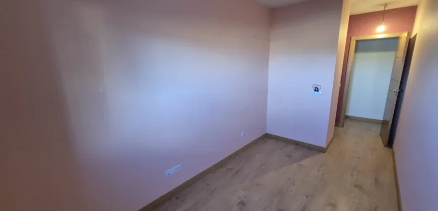Piso de cuatro habitaciones dos baños con garaje y trastero