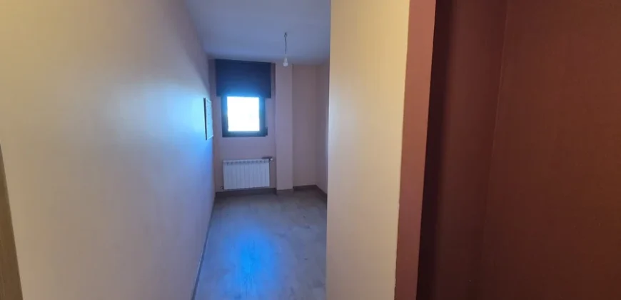 Piso de cuatro habitaciones dos baños con garaje y trastero