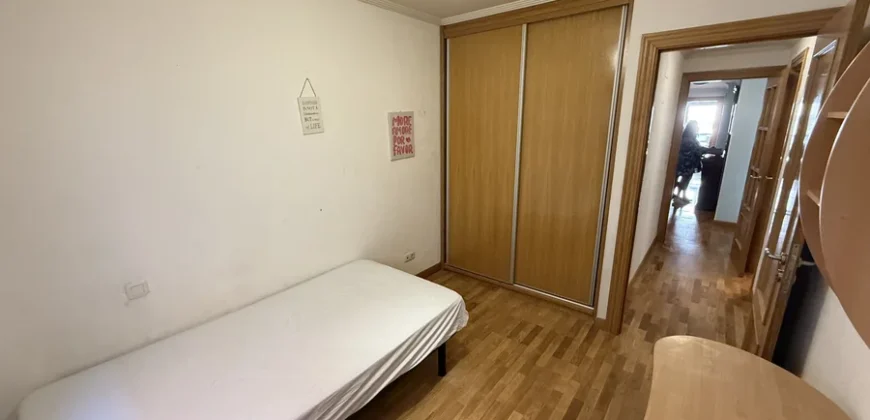 Piso de tres habitaciones dos baños con garaje y trastero