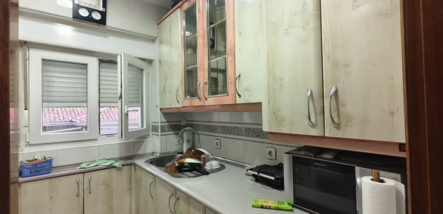 Piso para entrar a vivir de tres habitaciones sin ascensor