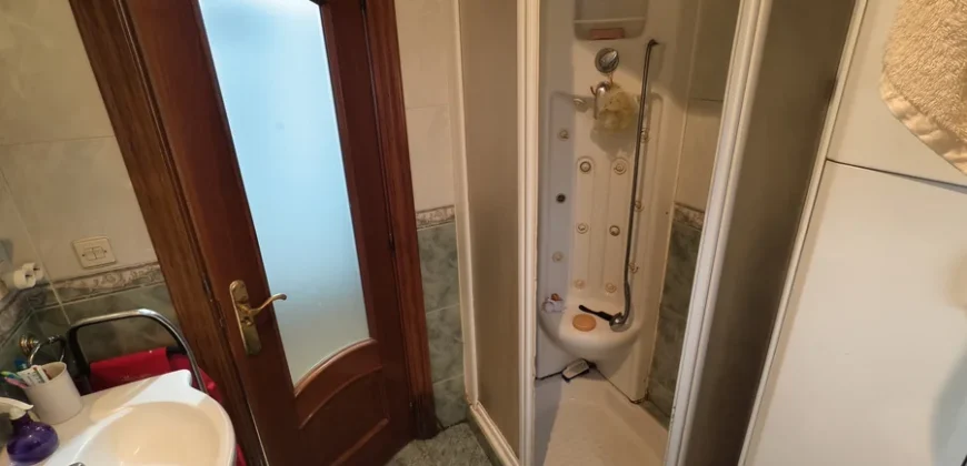 Piso para entrar a vivir de tres habitaciones sin ascensor