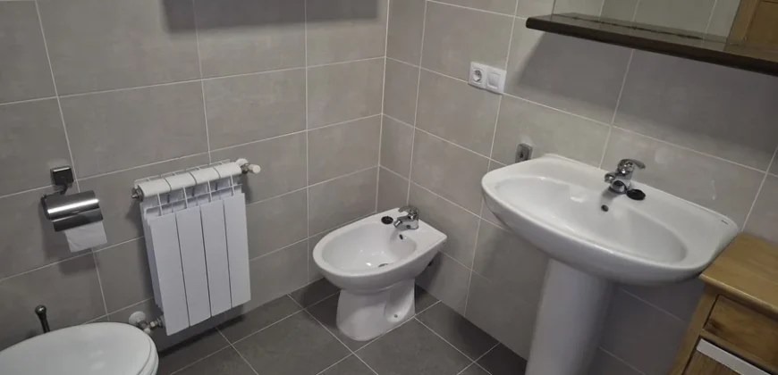 Piso de cuatro habitaciones dos baños con garaje y trastero