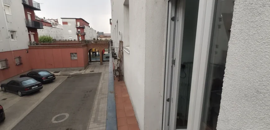 Piso para entrar a vivir de tres habitaciones sin ascensor