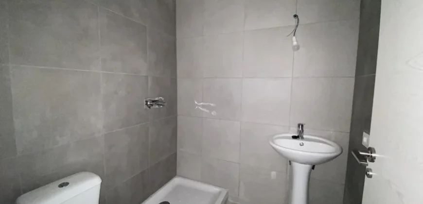 Piso céntrico de tres habitaciones con ascensor