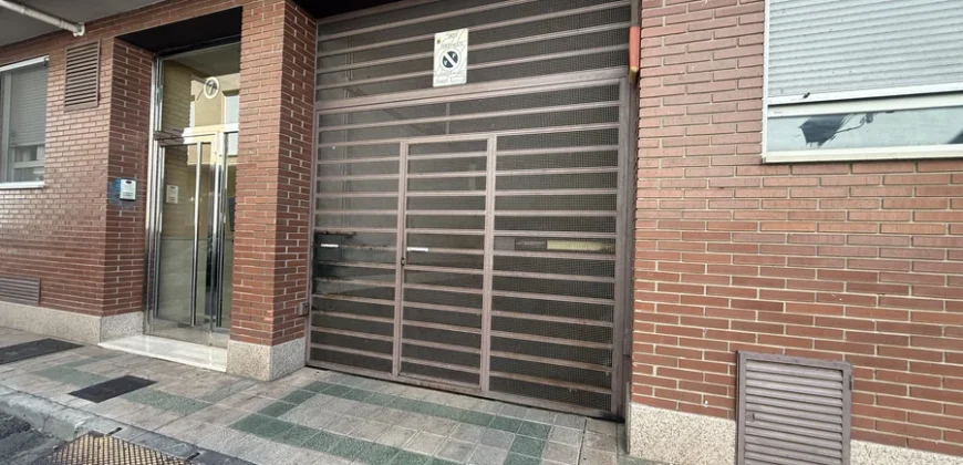 Piso de tres habitaciones dos baños con garaje y trastero