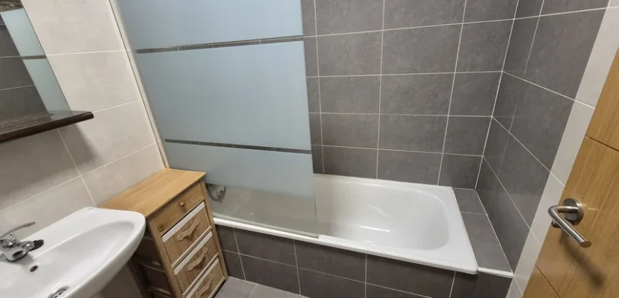 Piso de cuatro habitaciones dos baños con garaje y trastero