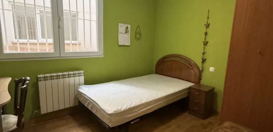 Piso de tres habitaciones dos baños con garaje y trastero