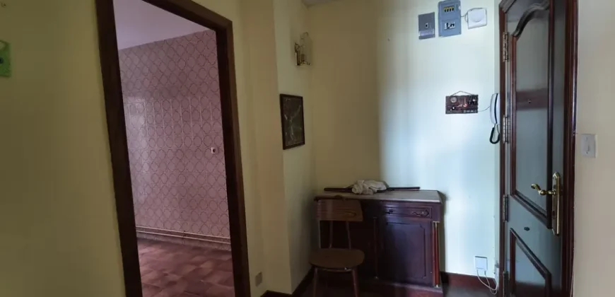 Piso de cuatro habitaciones con terraza