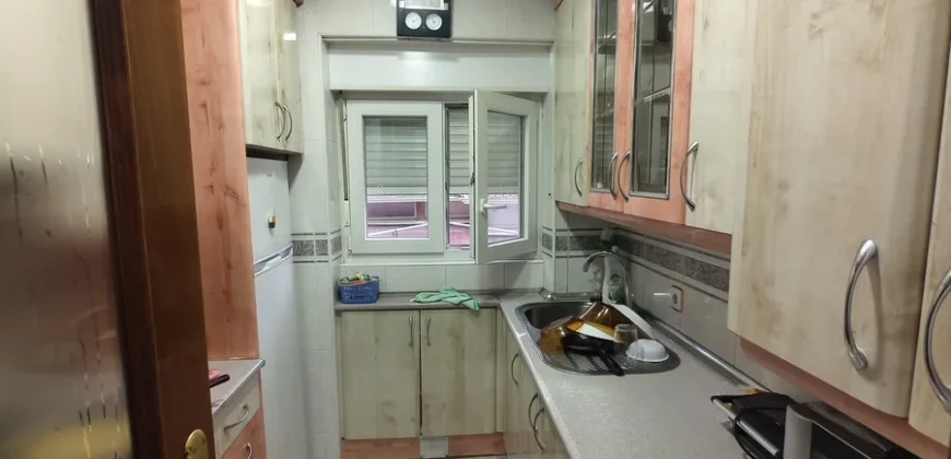 Piso para entrar a vivir de tres habitaciones sin ascensor