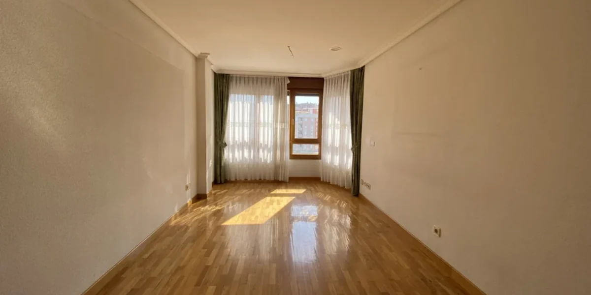 Piso en el centro de Palencia con 3 dormitorios y 2 baños Piso en el centro de Palencia con 3 dormitorios y 2 baños