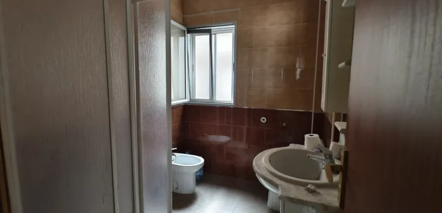 Piso de cuatro habitaciones con terraza
