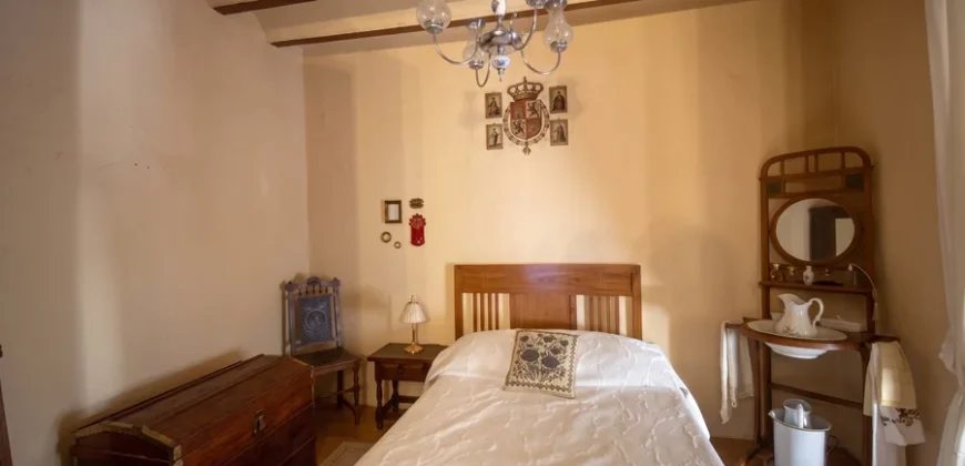 Casa independiente con patio en Capillas.