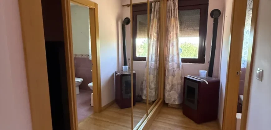Casa en venta en Frechilla con piscina, jardín y garaje