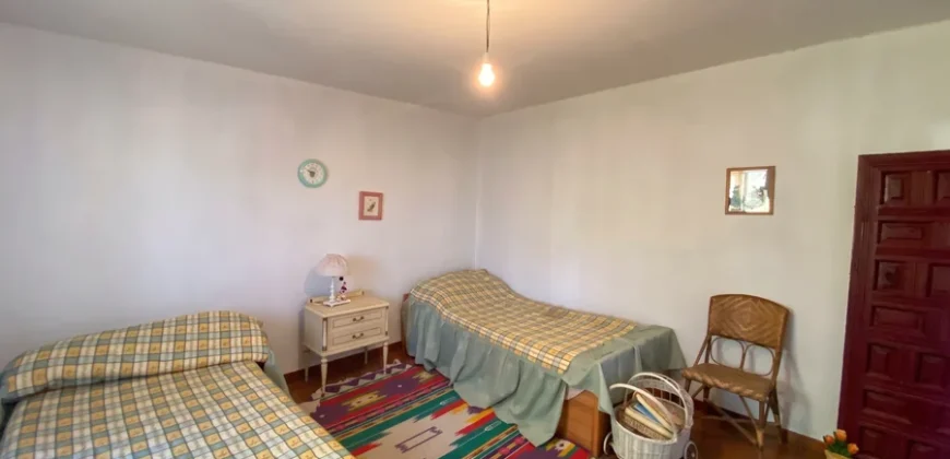 Casa independiente con patio en Capillas.