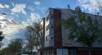 Ático de tres habitaciones con dos terrazas en el Cristo.