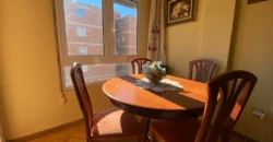 Piso para entrar a vivir de tres habitaciones en Pintor Oliva.