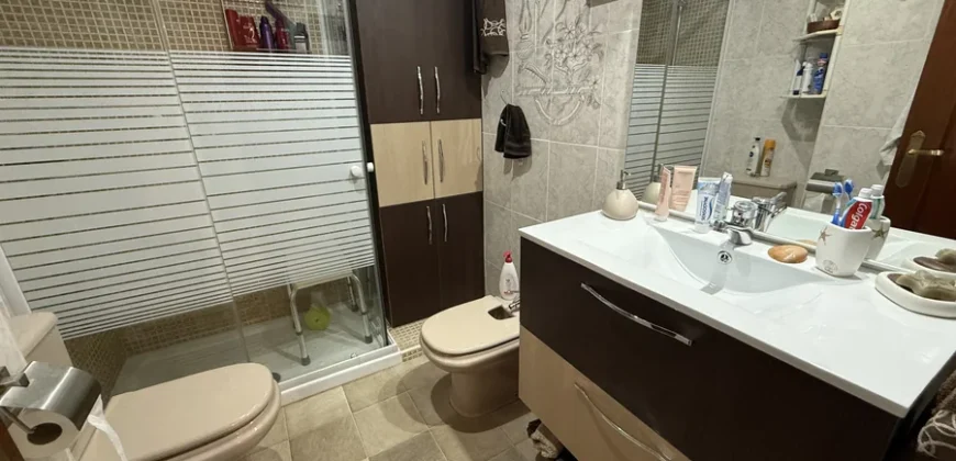 Piso céntrico de tres habitaciones para entrar a vivir
