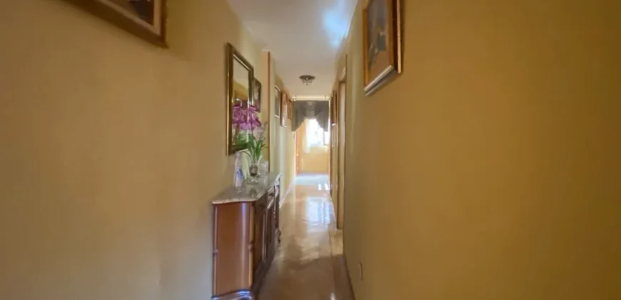 Piso para entrar a vivir de tres habitaciones en Pintor Oliva.