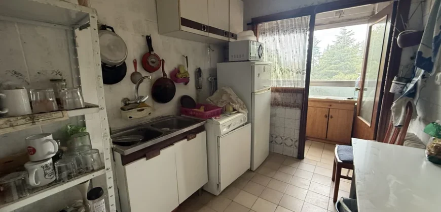 Piso para reformar de tres habitaciones con garaje