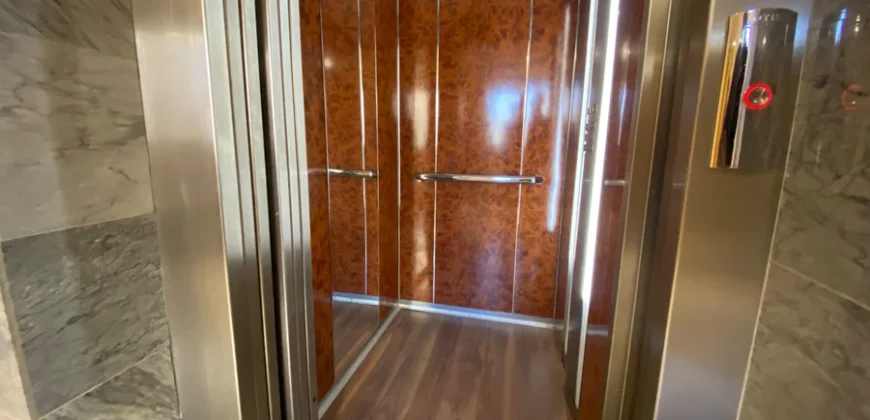 Piso para entrar a vivir de tres habitaciones en Pintor Oliva.