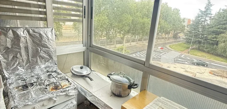 Piso para reformar de tres habitaciones con garaje